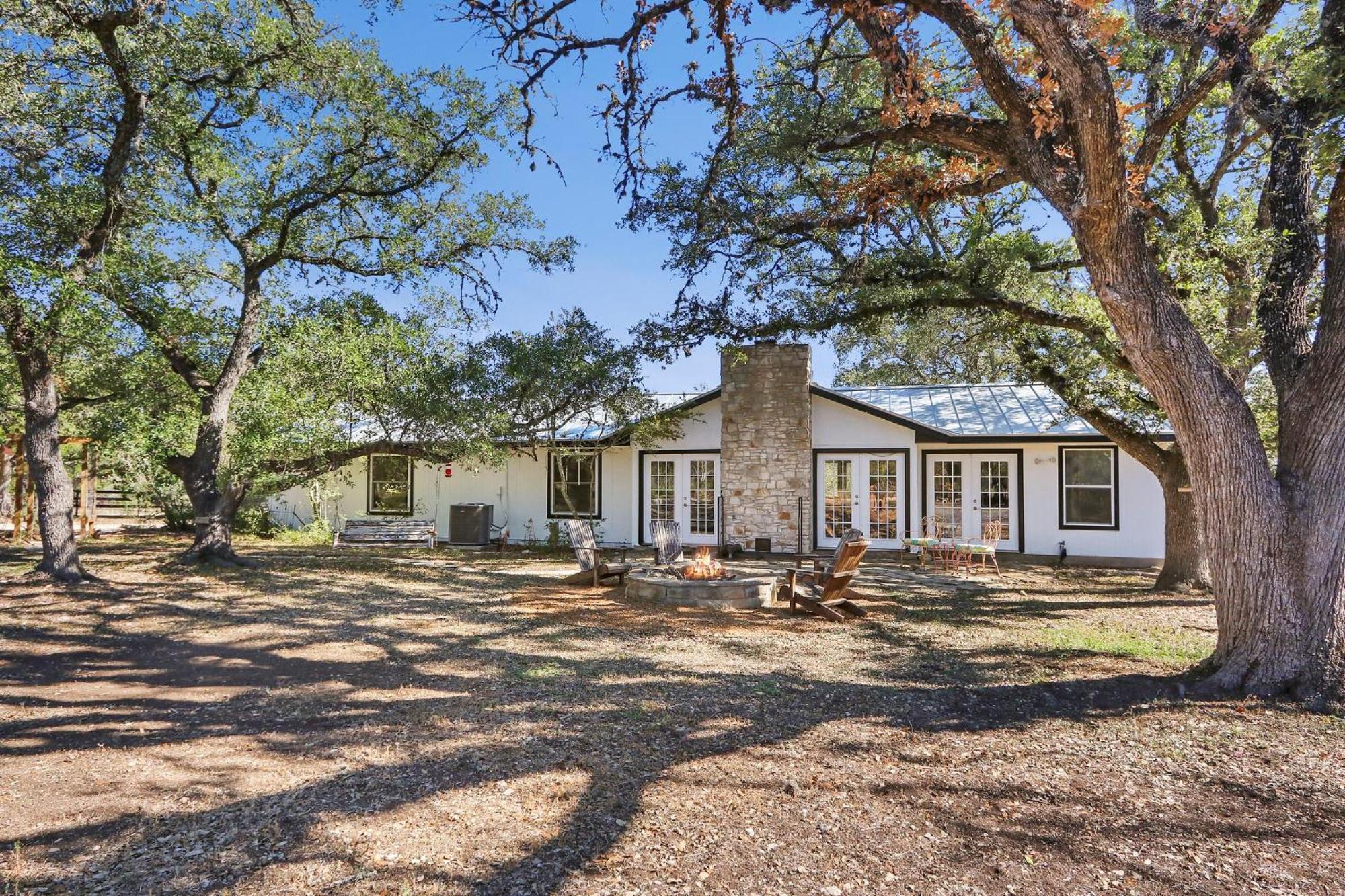 Red Donkey Cottage Wimberley Eksteriør bilde