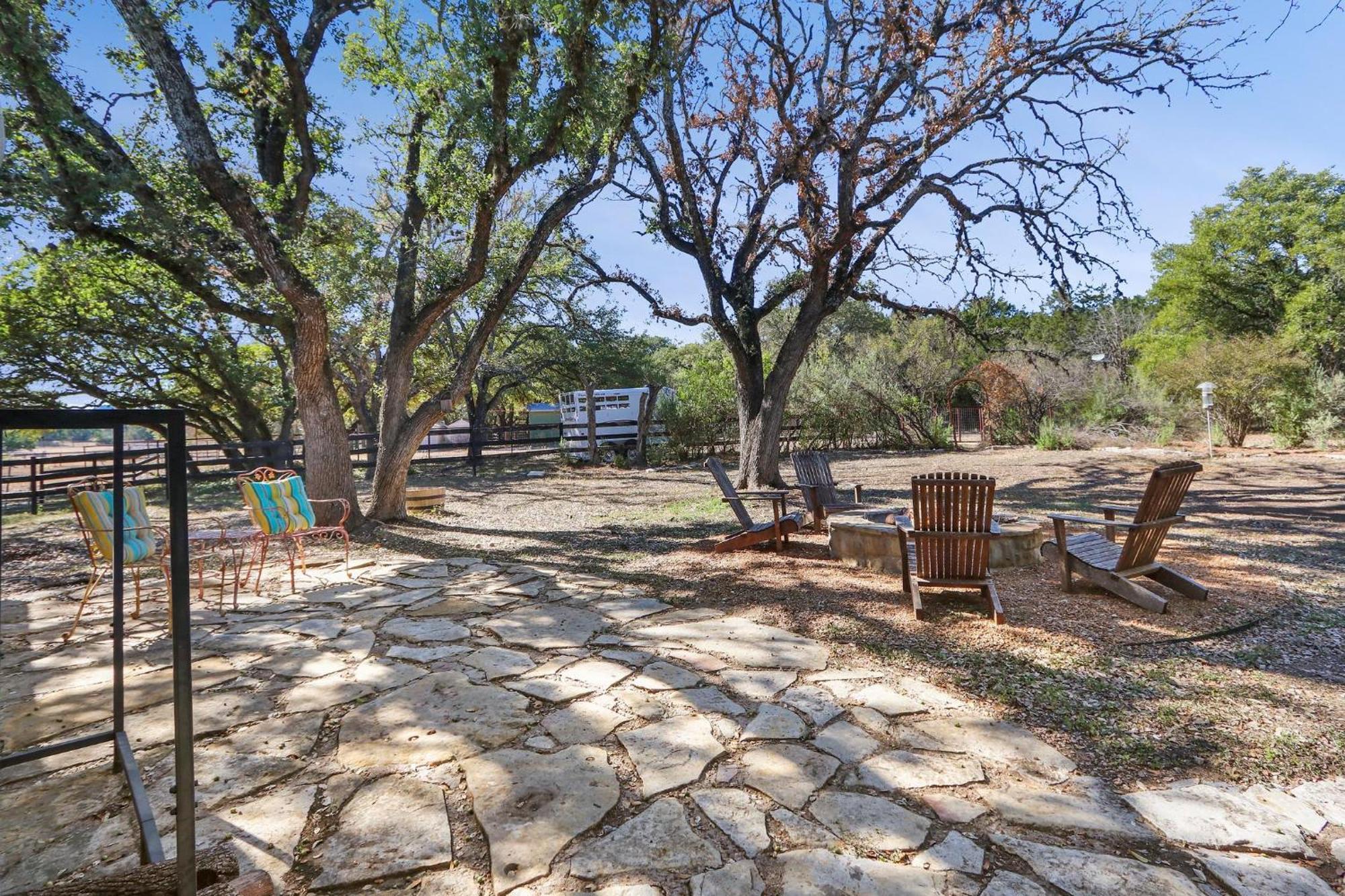 Red Donkey Cottage Wimberley Eksteriør bilde