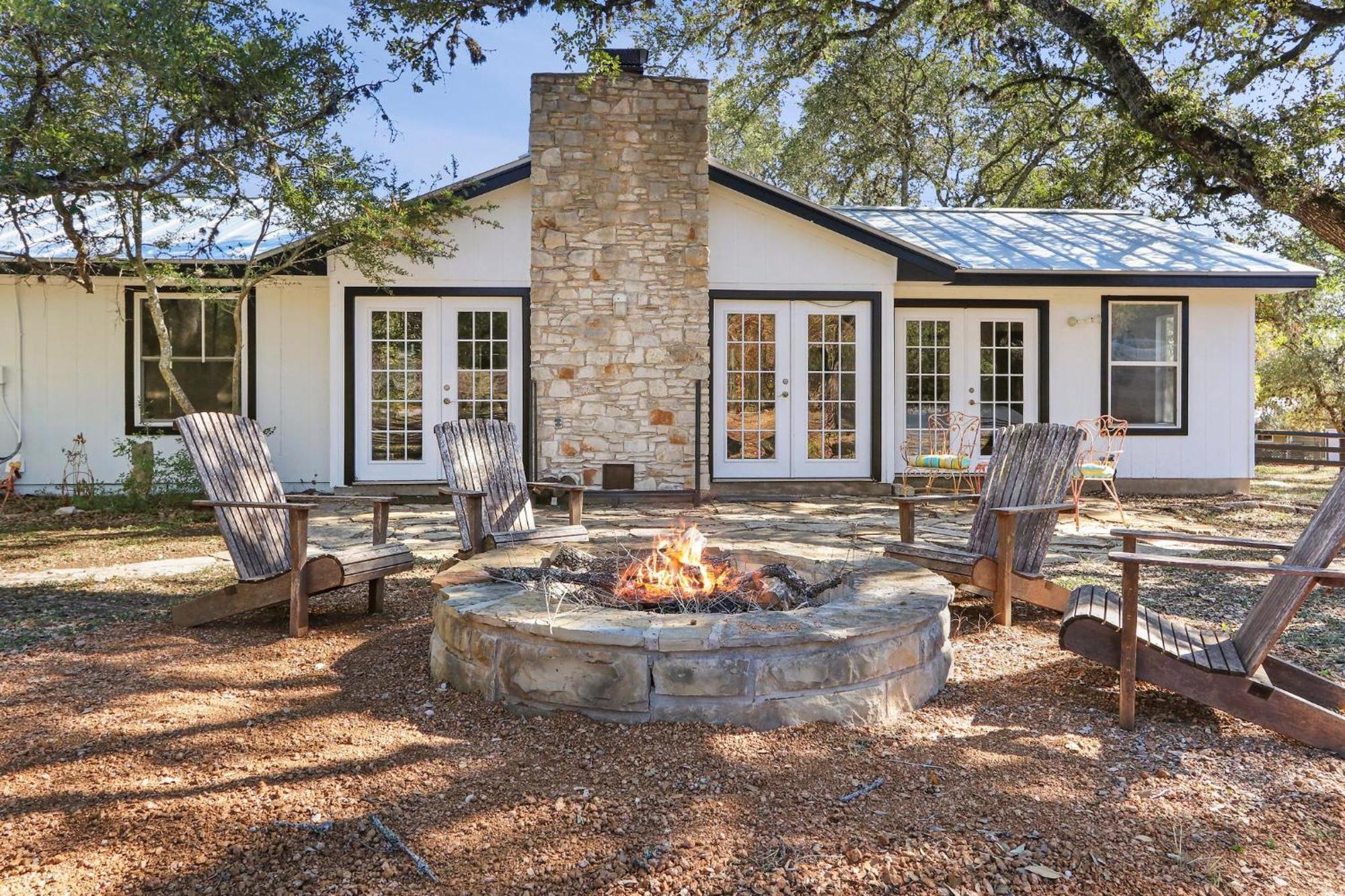 Red Donkey Cottage Wimberley Eksteriør bilde